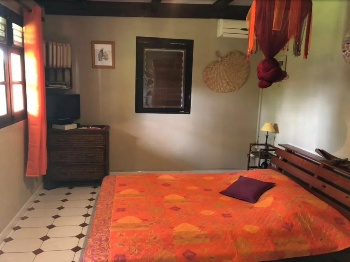 Le Bungalow Des Bougainvilliers Ducos بيت ضيافة